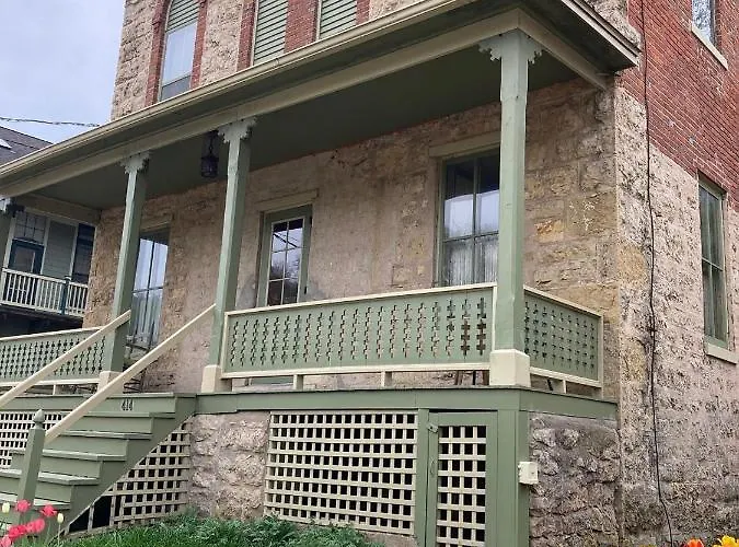 Abe's Spring Street Galena