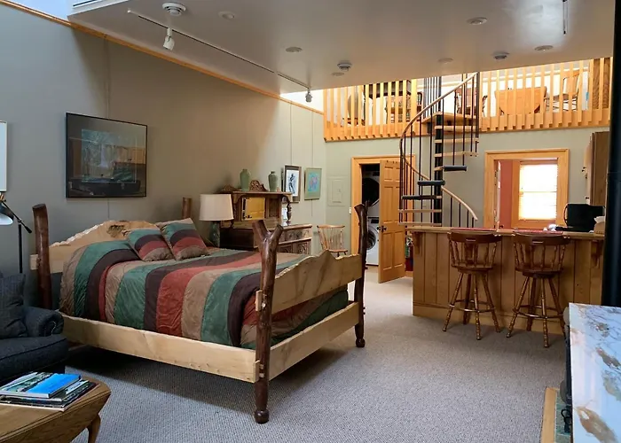Abe's Spring Street Bed and breakfast
