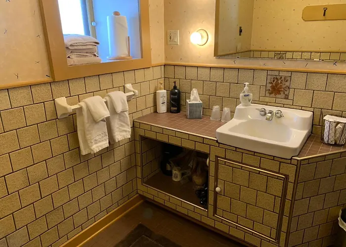 Abe's Spring Street Bed and breakfast