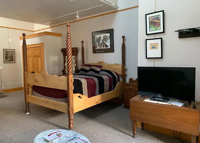 Abe's Spring Street Bed and breakfast