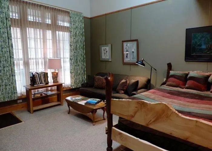 Abe's Spring Street Bed and breakfast 4*